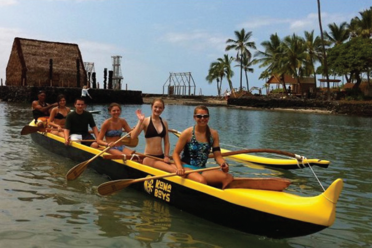 Outrigger canoe